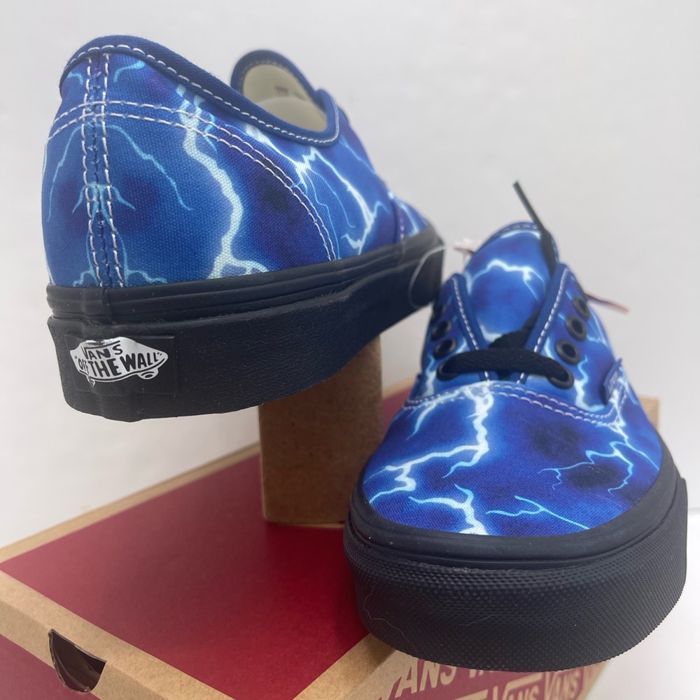 Vans WMNS Authentic (Lightning)
Black/Blue Sneakers
VN0A5H78QFT
Electric Blue - Picture 7 of 16
